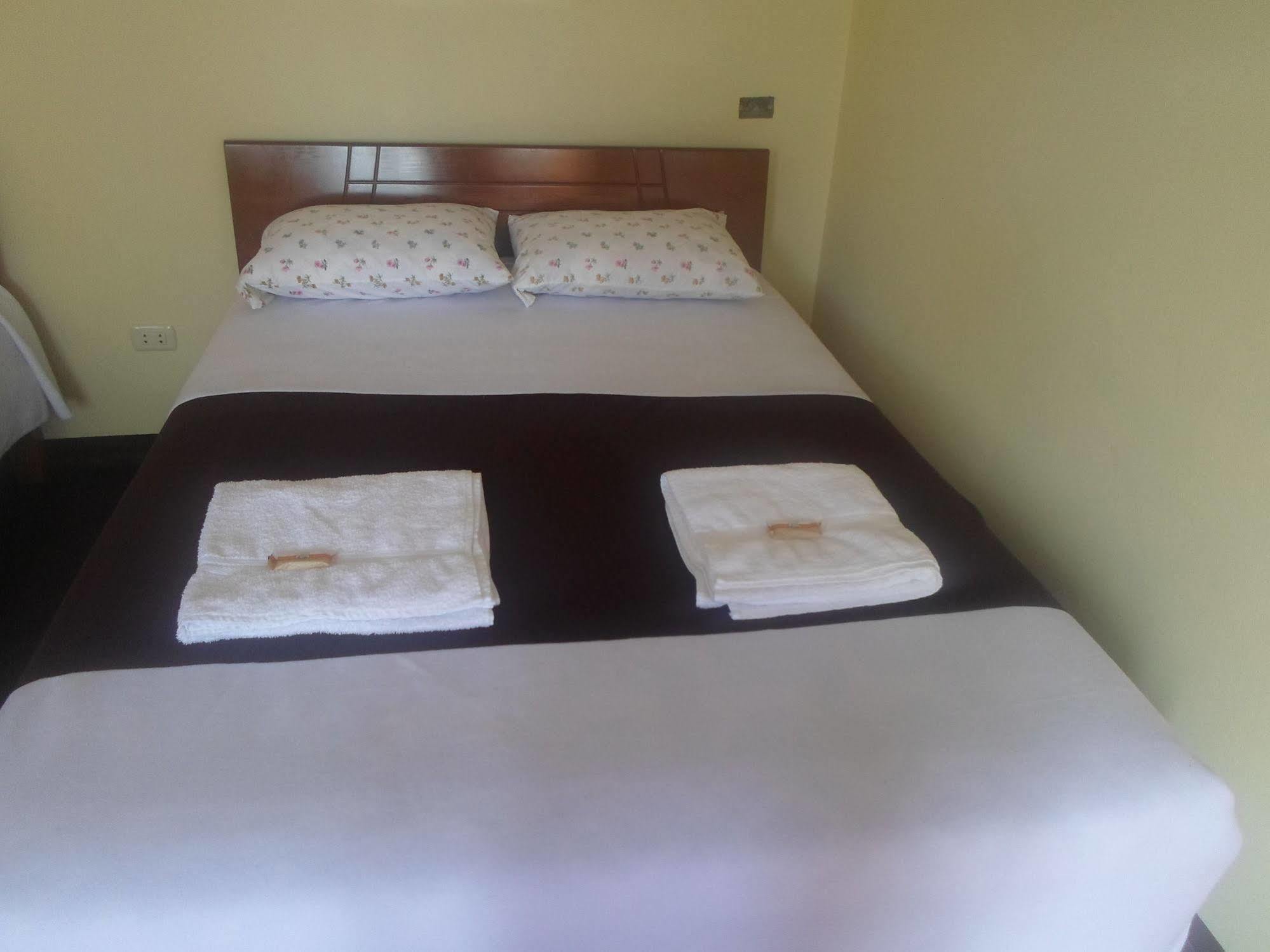Hostal Casa Del Montanista Huaraz  Buitenkant foto
