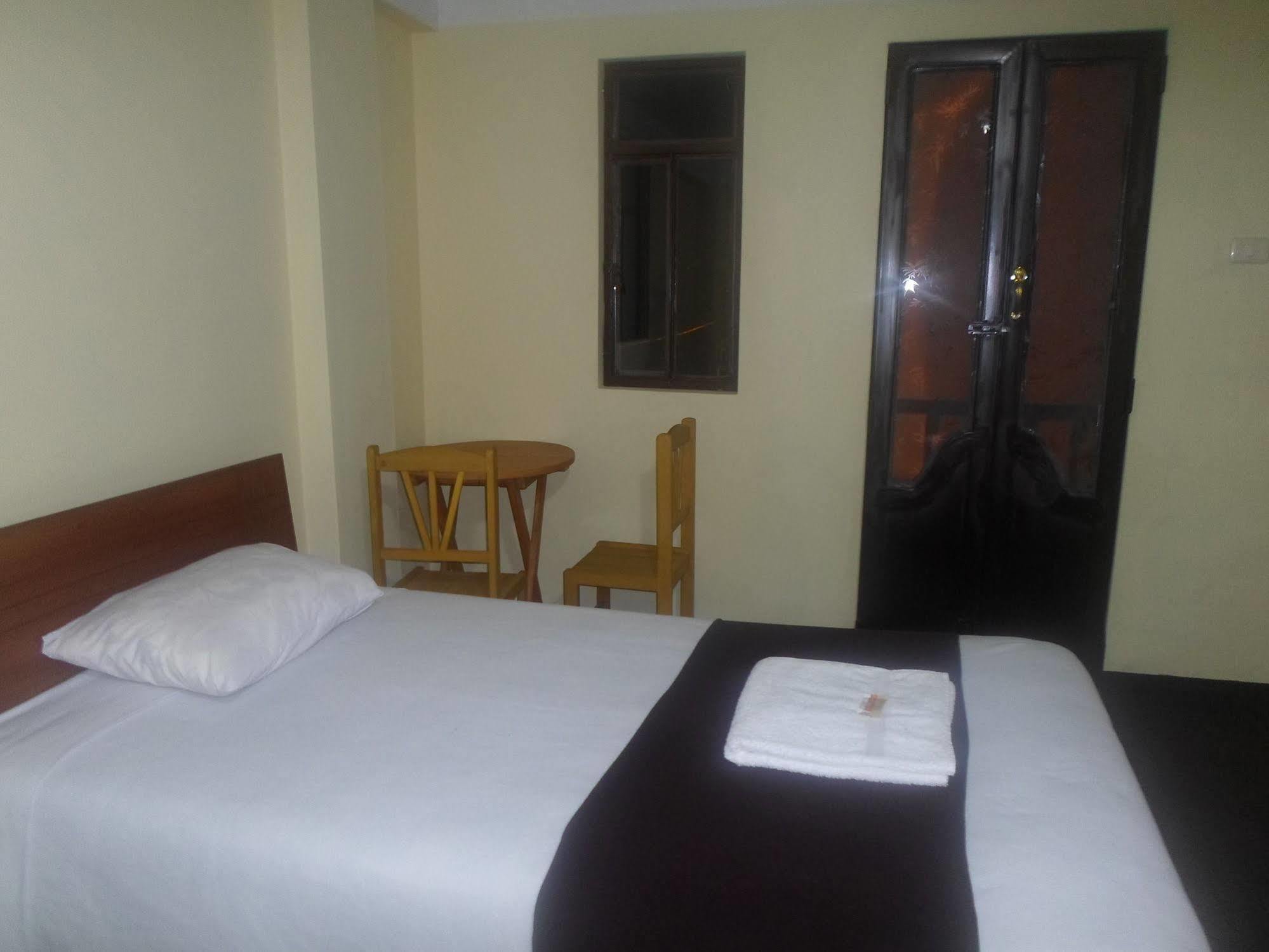 Hostal Casa Del Montanista Huaraz  Buitenkant foto