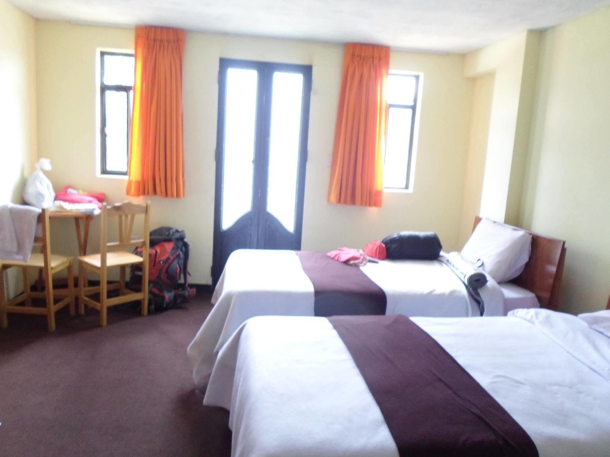 Hostal Casa Del Montanista Huaraz  Buitenkant foto